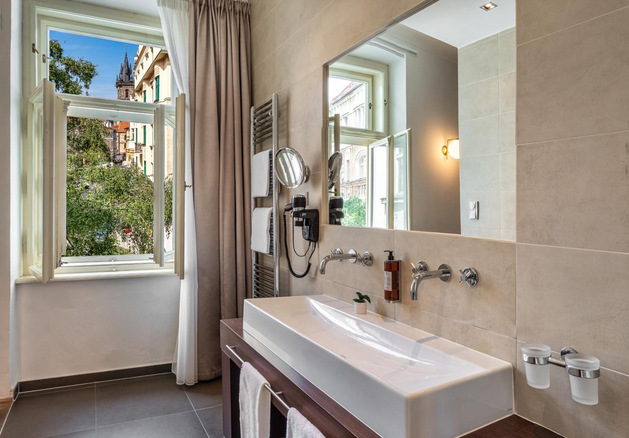 Aparthotel Golden Angel By Adrez 4*